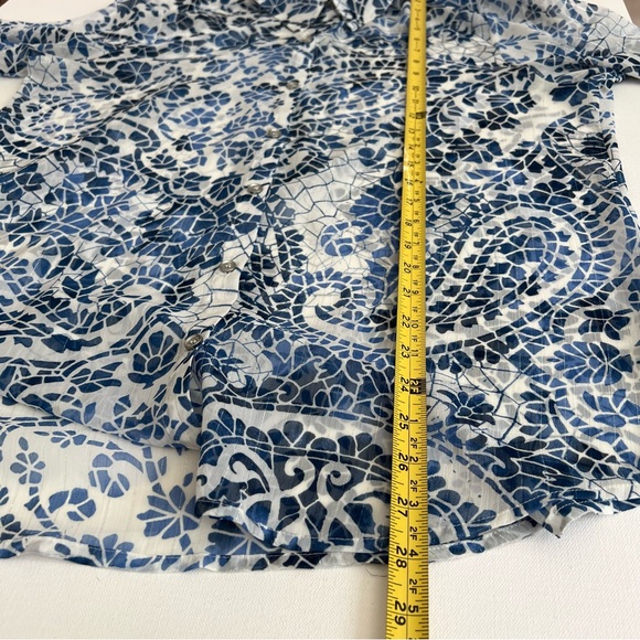 Chico's Women’s Blue and White Patterned Button Down Shirt -M (Chico’s 2) - Picture 7 of 9